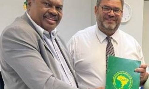 Joao-Domingos-Gomes-dos-Santos-presidente-da-CSPB-com-Secretario-de-Relacoes-de-Trabalho-do-Ministerio-do-Trabalho-e-Emprego-MTE-Marcos-Perioto